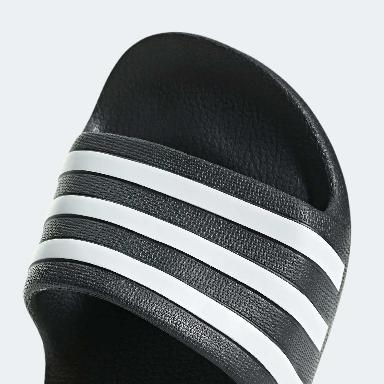 adidas Girls' Adilette Aqua Slides (Toddler/Little Kid/Big Kid)