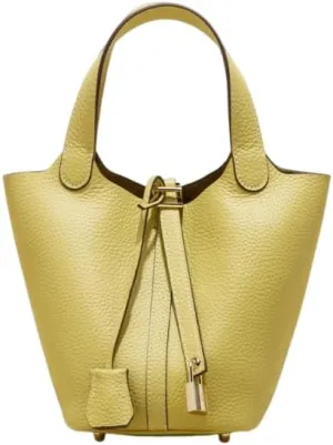 Bucket bag, a versatile and classic straw basket-style handbag made of top-layer cowhide for women