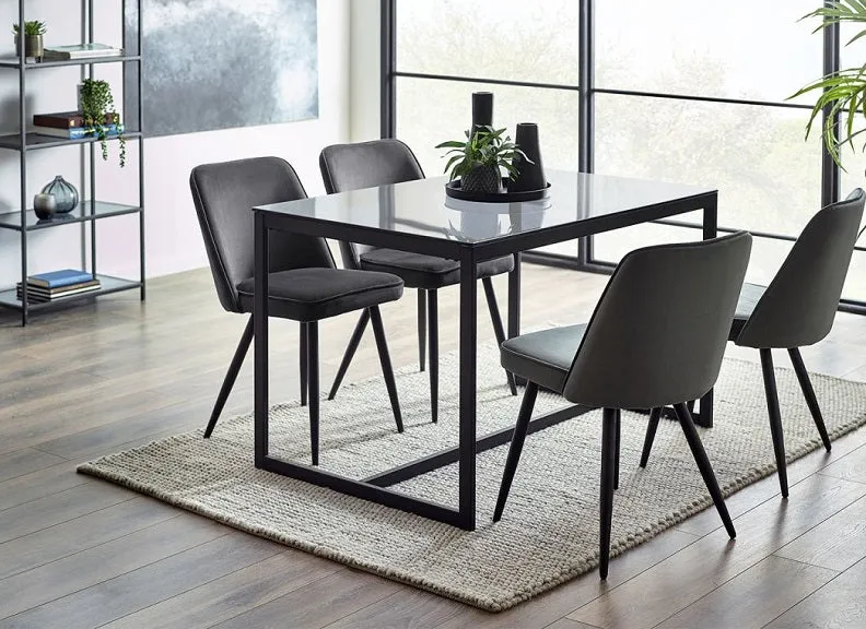 Chicago Table W/Burgess Dining Chairs