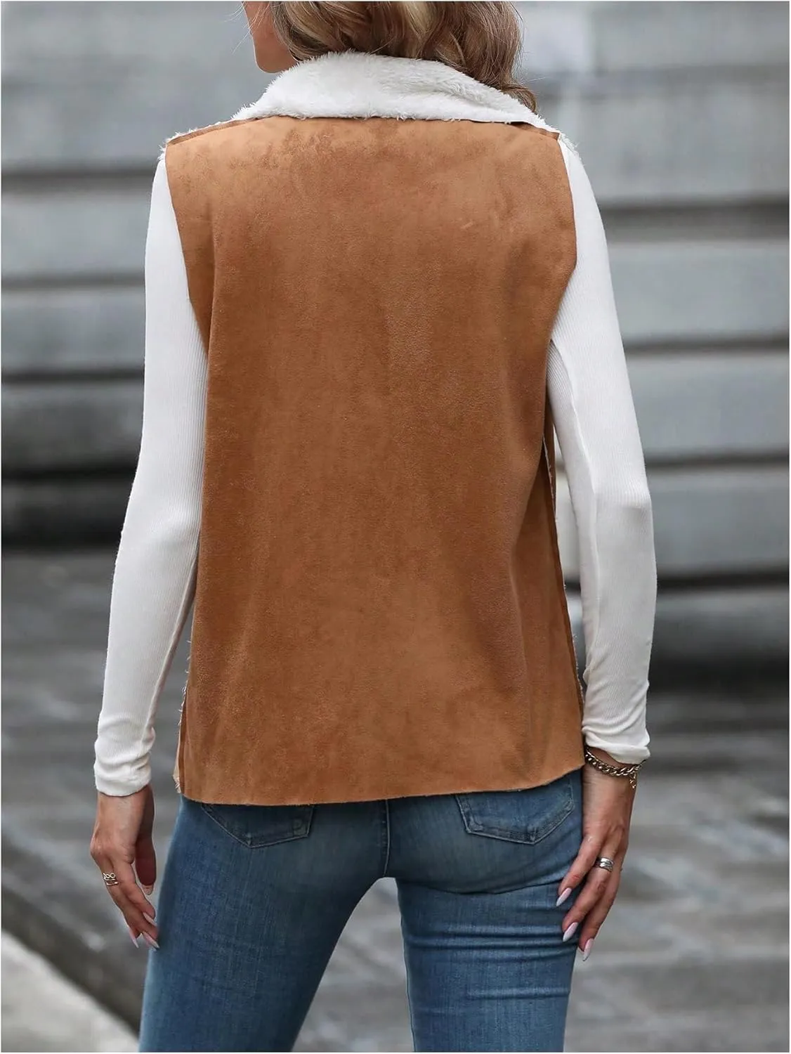 GORGLITTER Women's Fuzzy Vest Outerwear Trendy Fall Fleece Sherpa Vest Sleeveless Old Money Coat Vests