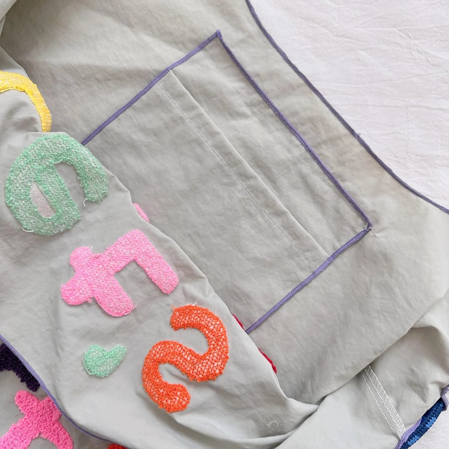 Large Capacity Letter Embroidery Tote Bag Stylish and Versatile Shoulder Bag for Everyday Use Unique Design