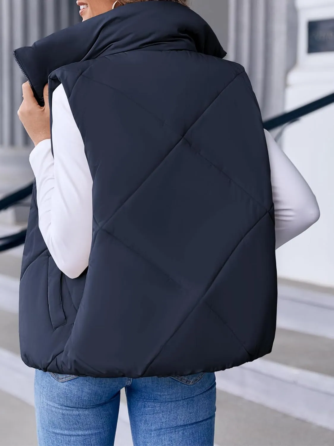 Newffr Women's Quilted Puffer Vest Sleeveless Lightweight Zip Up Jacket Winter Warm Coat Outerwear