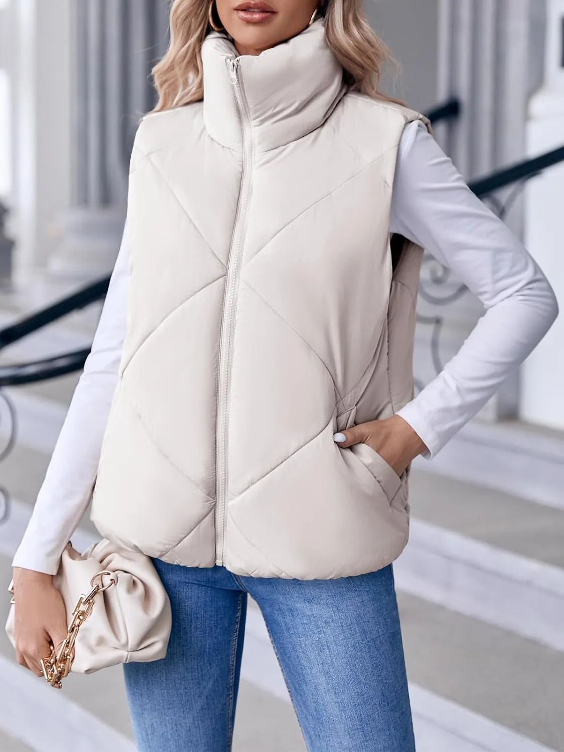 Newffr Women's Quilted Puffer Vest Sleeveless Lightweight Zip Up Jacket Winter Warm Coat Outerwear