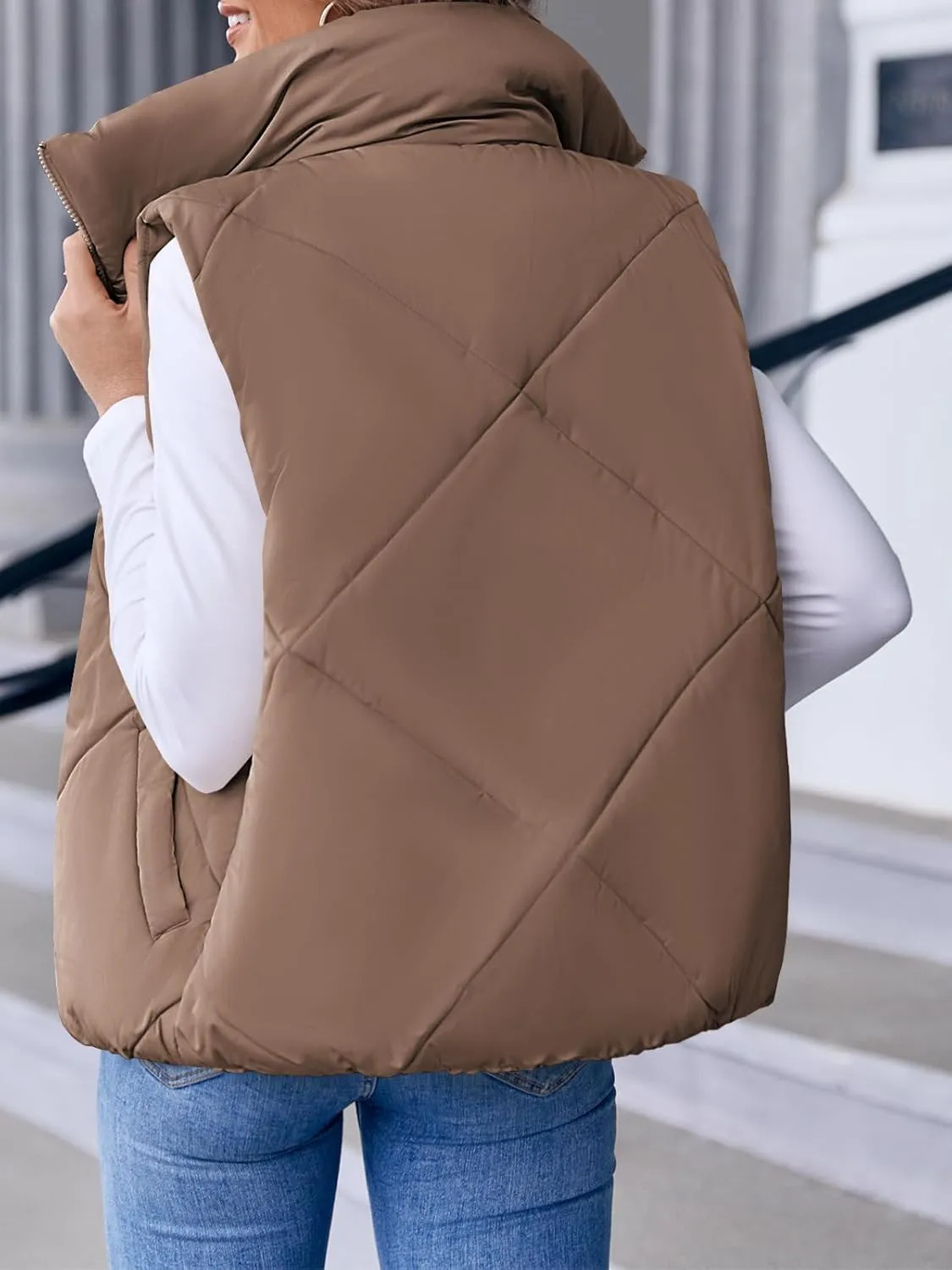 Newffr Women's Quilted Puffer Vest Sleeveless Lightweight Zip Up Jacket Winter Warm Coat Outerwear