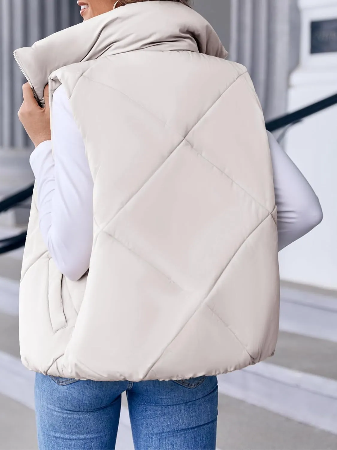 Newffr Women's Quilted Puffer Vest Sleeveless Lightweight Zip Up Jacket Winter Warm Coat Outerwear