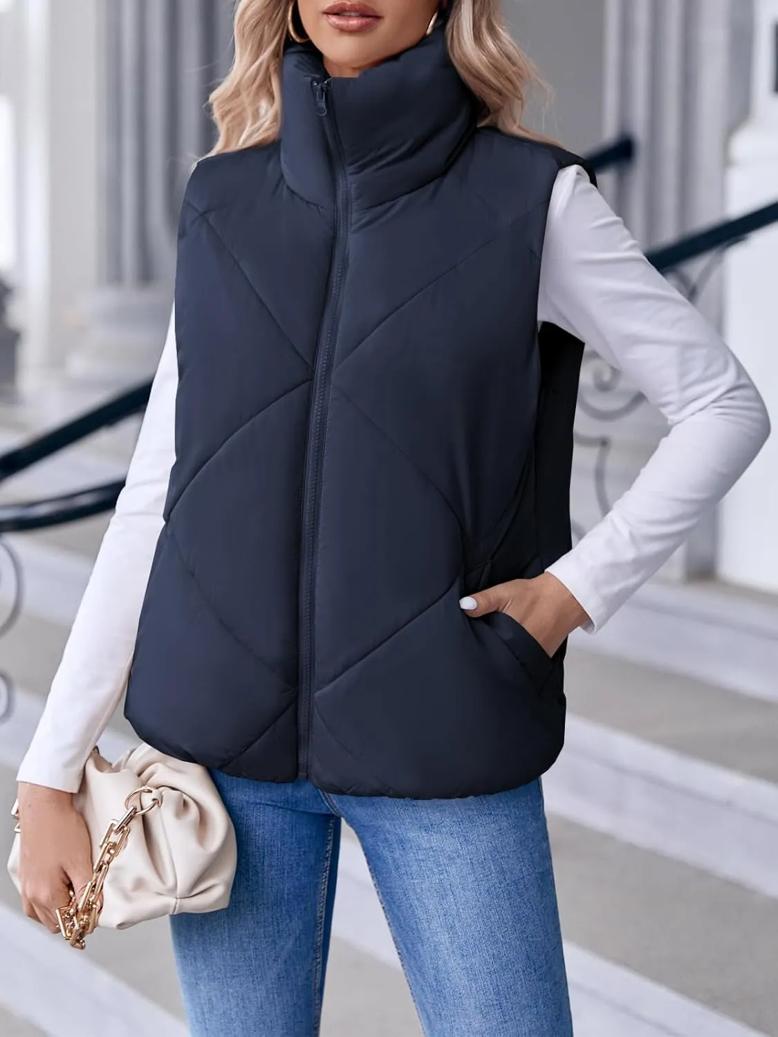 Newffr Women's Quilted Puffer Vest Sleeveless Lightweight Zip Up Jacket Winter Warm Coat Outerwear