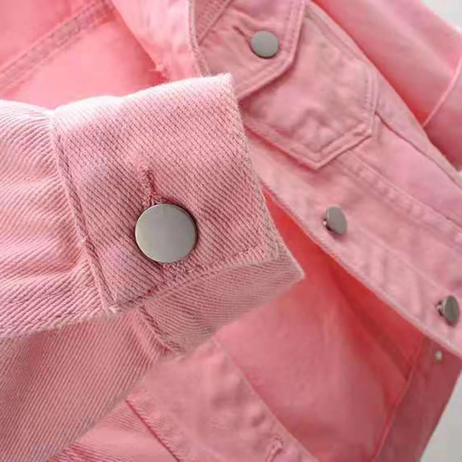 Thatrich Cropped Denim Jacket for Women Denim Jackets Slim Button Down Coats Casual Lightweight Overcoat Fall Trendy Outfits