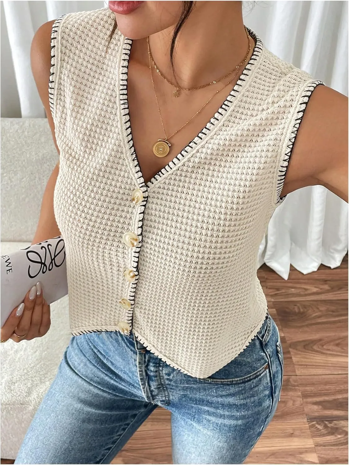 Verdusa Women's Old Money Button Front Vest Contrast Trim V Neck Textured Asymmetrical Waistcoat