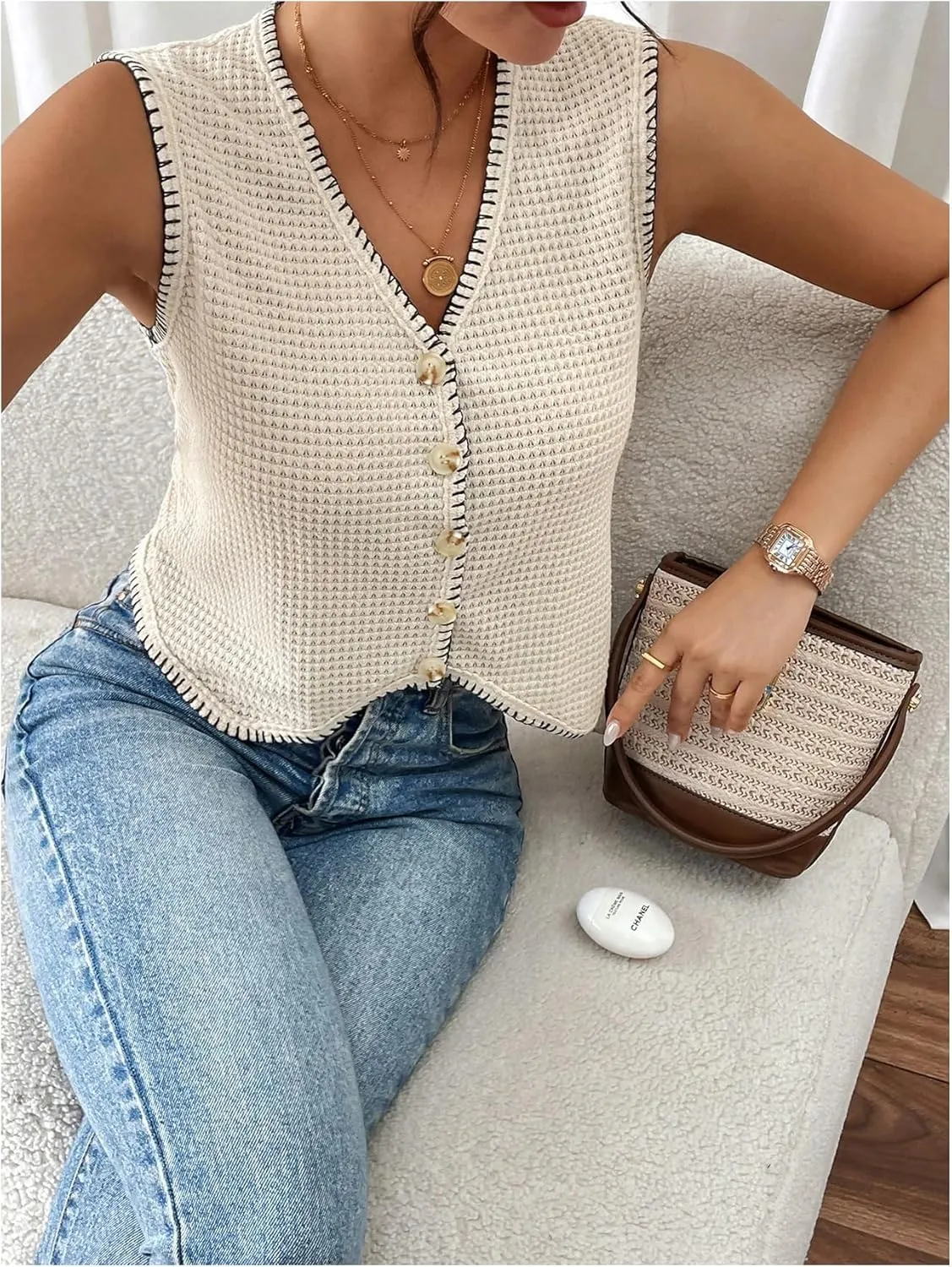 Verdusa Women's Old Money Button Front Vest Contrast Trim V Neck Textured Asymmetrical Waistcoat