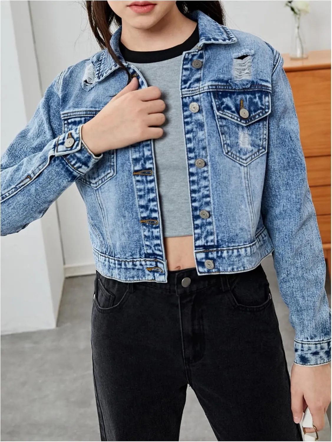WDIRARA Girl's Ripped Flap Pocket Denim Jacket Button Front Distressed Long Sleeve Outerwear Coat