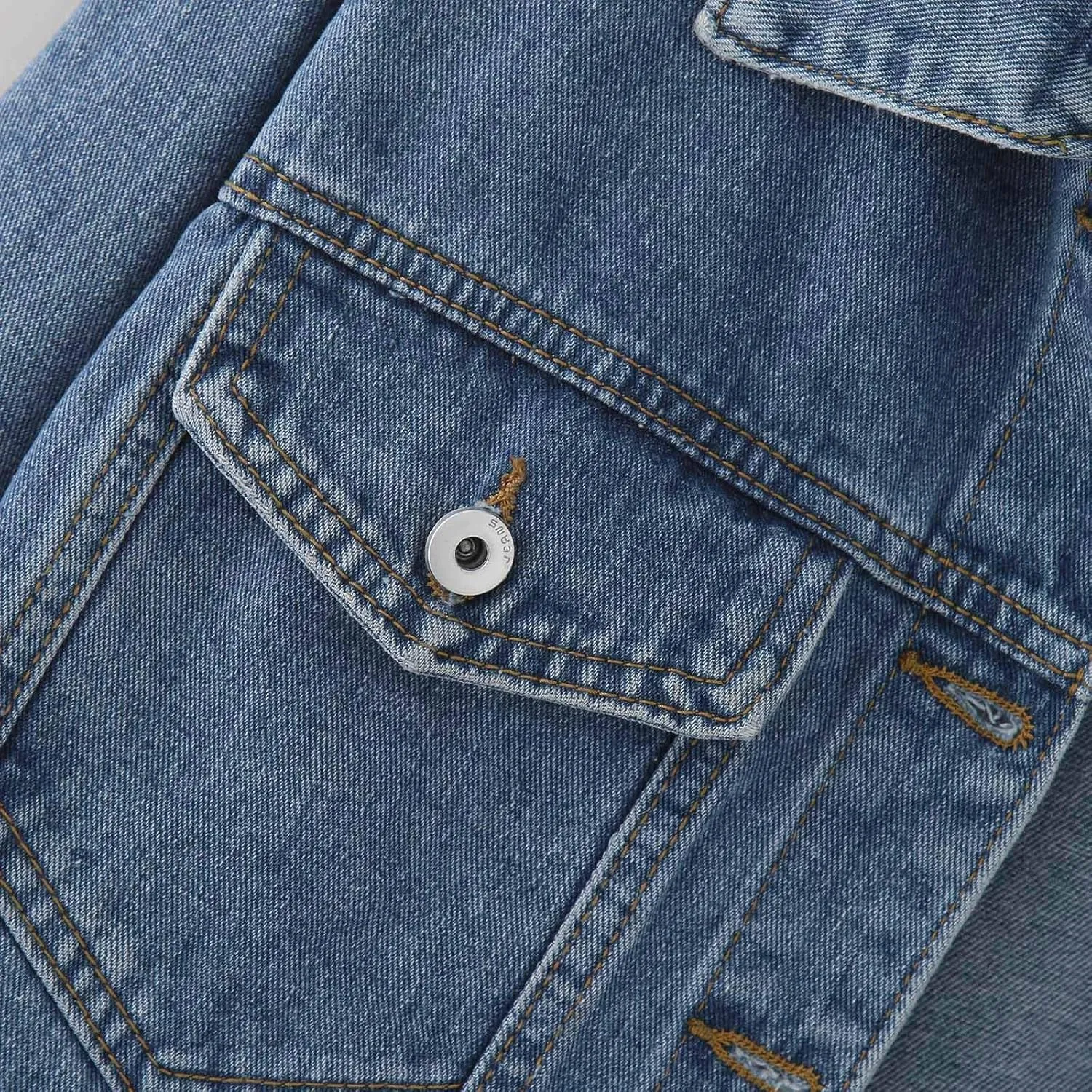 Womens Cropped Denim Jackets Trendy Button Up Shacket Fall Spring Long Sleeve Jean Coats Retro Petite Denim Coat