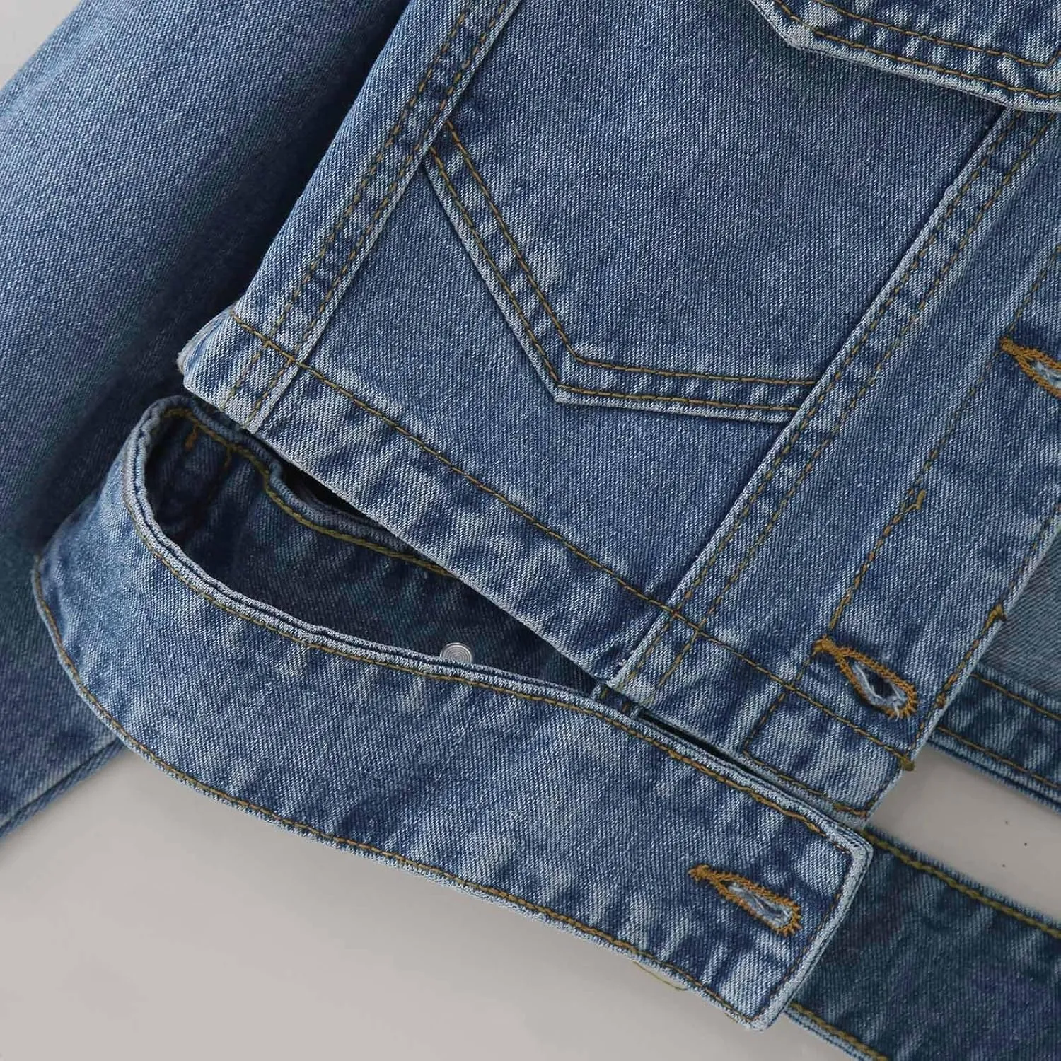 Womens Cropped Denim Jackets Trendy Button Up Shacket Fall Spring Long Sleeve Jean Coats Retro Petite Denim Coat