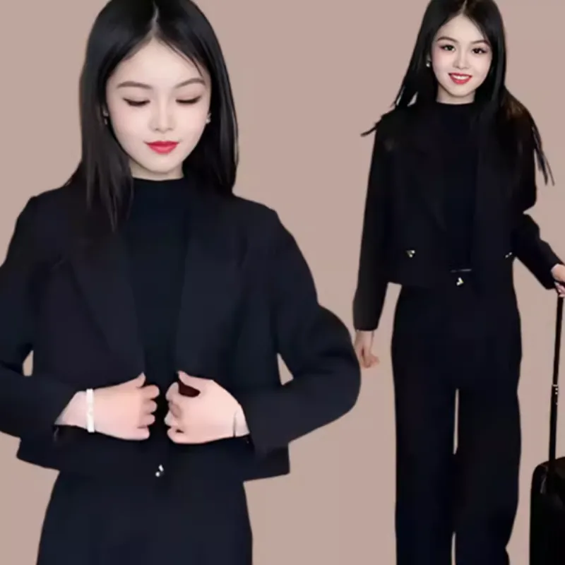 Women's fashionable two-piece suit! 👚