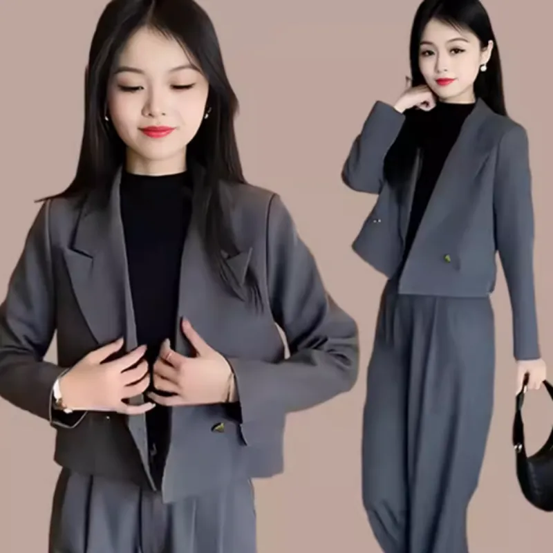 Women's fashionable two-piece suit! 👚
