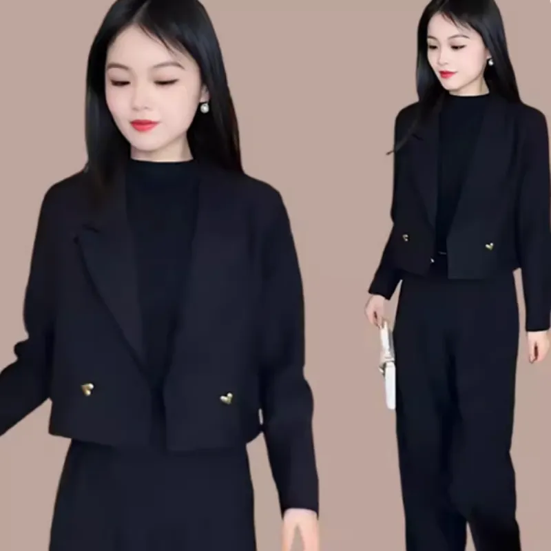 Women's fashionable two-piece suit! 👚
