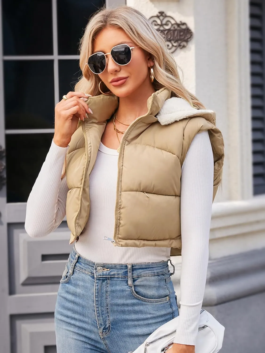 Women's Puffer Vest Hooded Button Down Zip Up Winter Outerwear Vests with Pockets